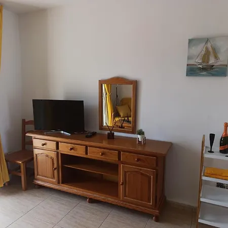 Luz De Clara 214 طوستا ديل سيلونثيو