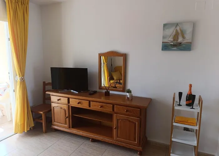 Luz De Clara 214 طوستا ديل سيلونثيو